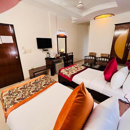 Hotel Paras - Karol Bagh Delhi Kültér fotó
