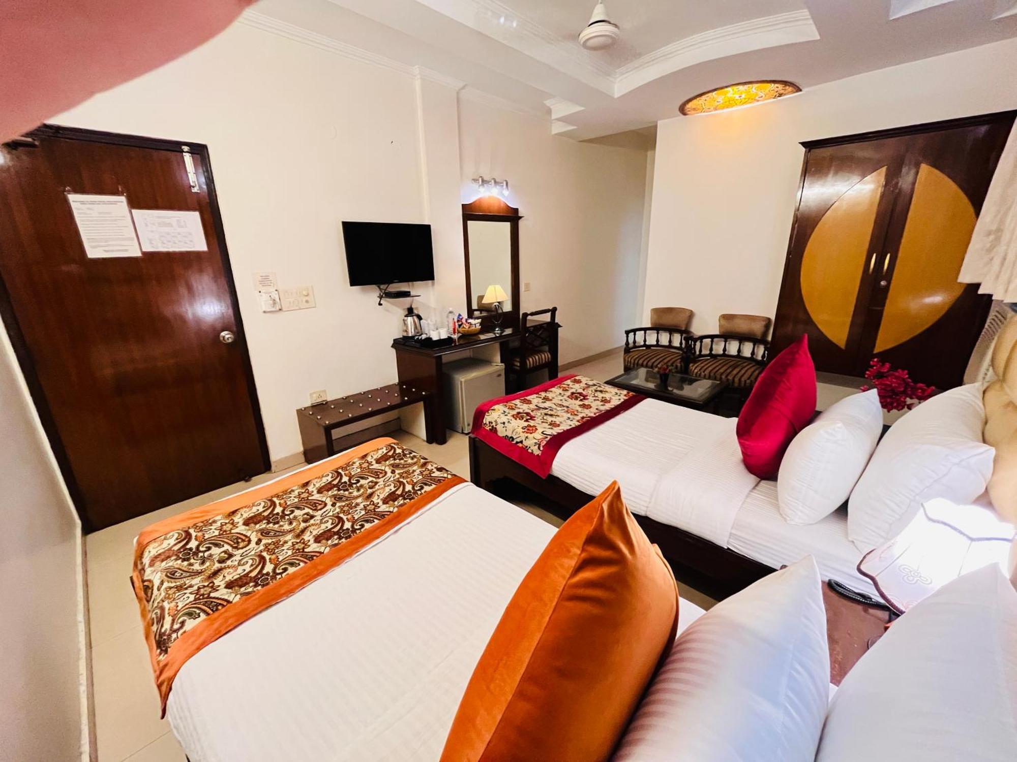 Hotel Paras - Karol Bagh Delhi Kültér fotó