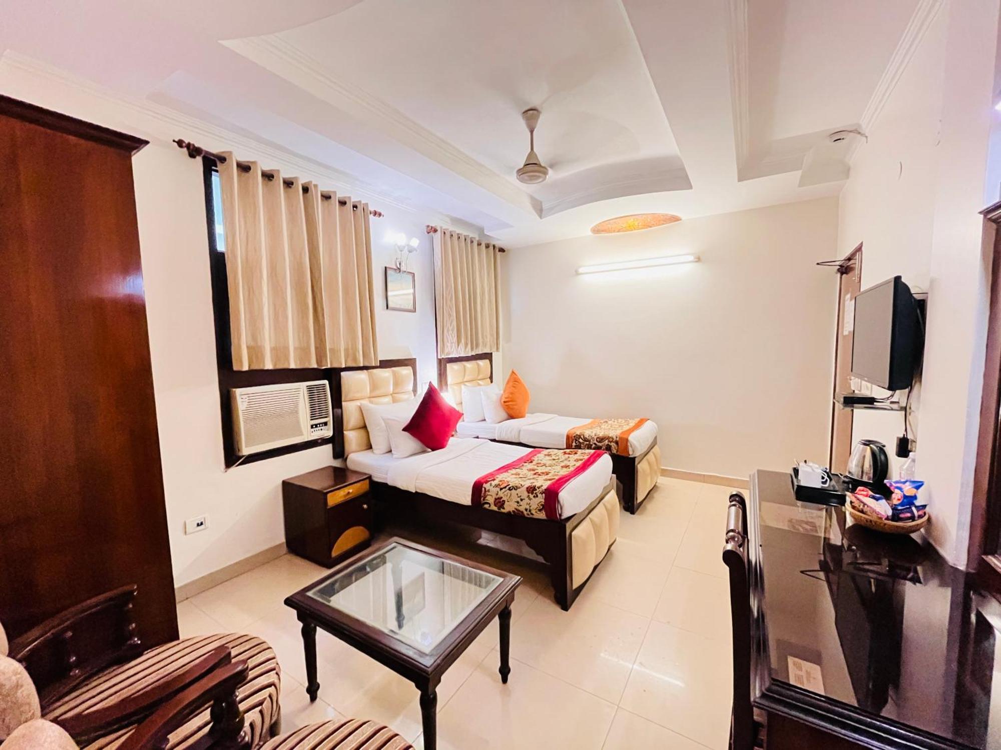 Hotel Paras - Karol Bagh Delhi Kültér fotó