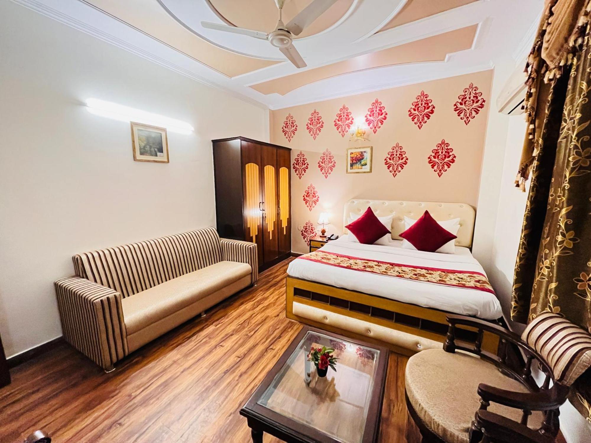 Hotel Paras - Karol Bagh Delhi Kültér fotó