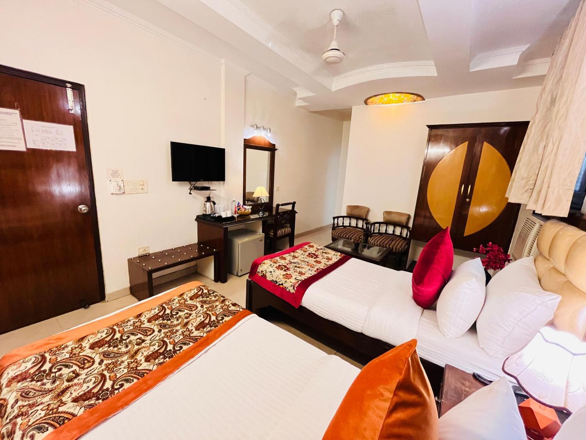 Hotel Paras - Karol Bagh Delhi Kültér fotó
