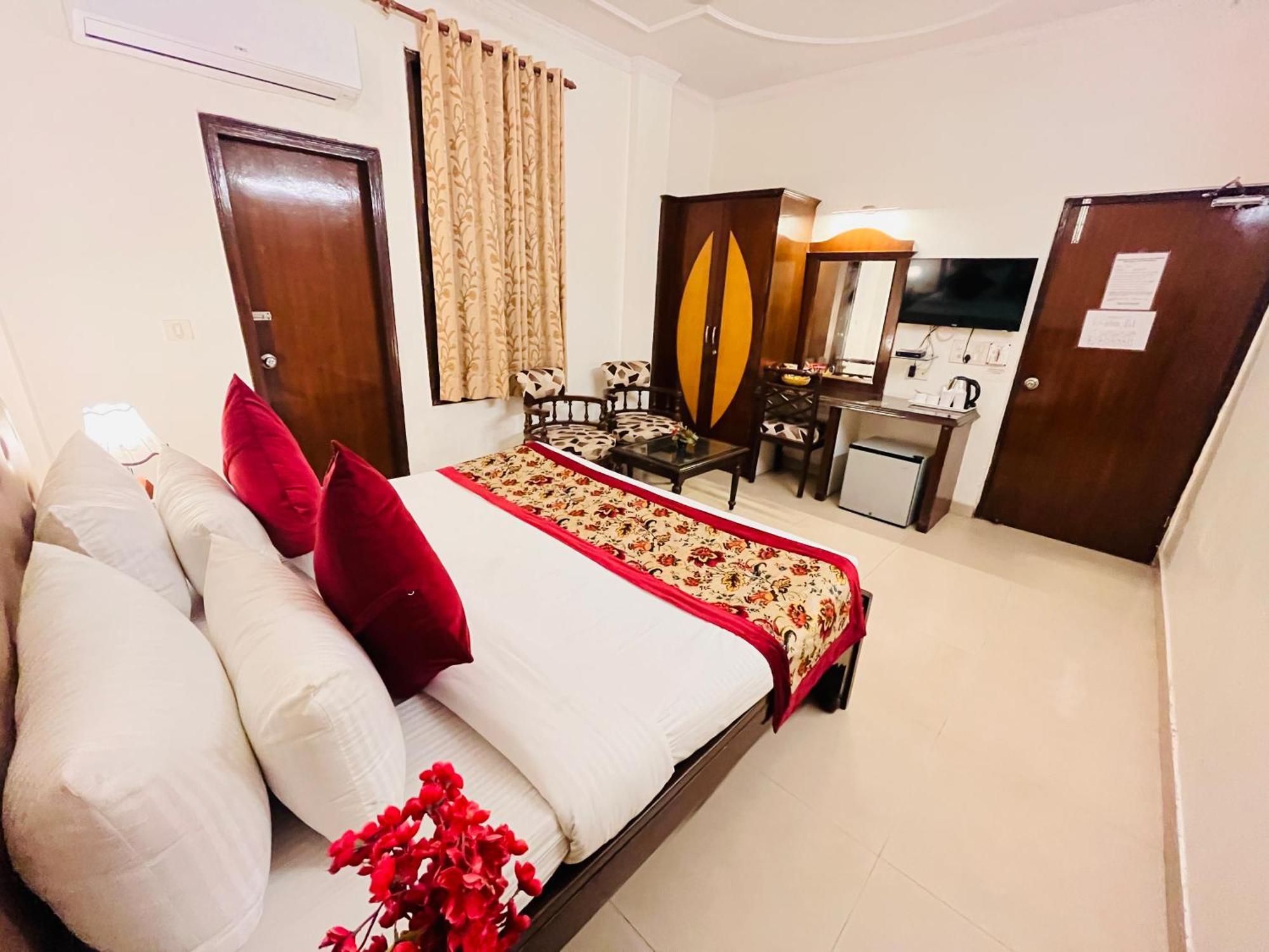 Hotel Paras - Karol Bagh Delhi Kültér fotó