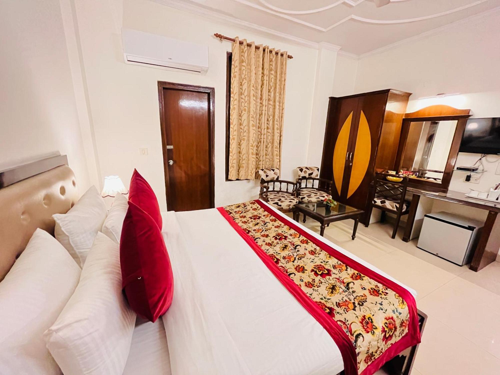 Hotel Paras - Karol Bagh Delhi Kültér fotó