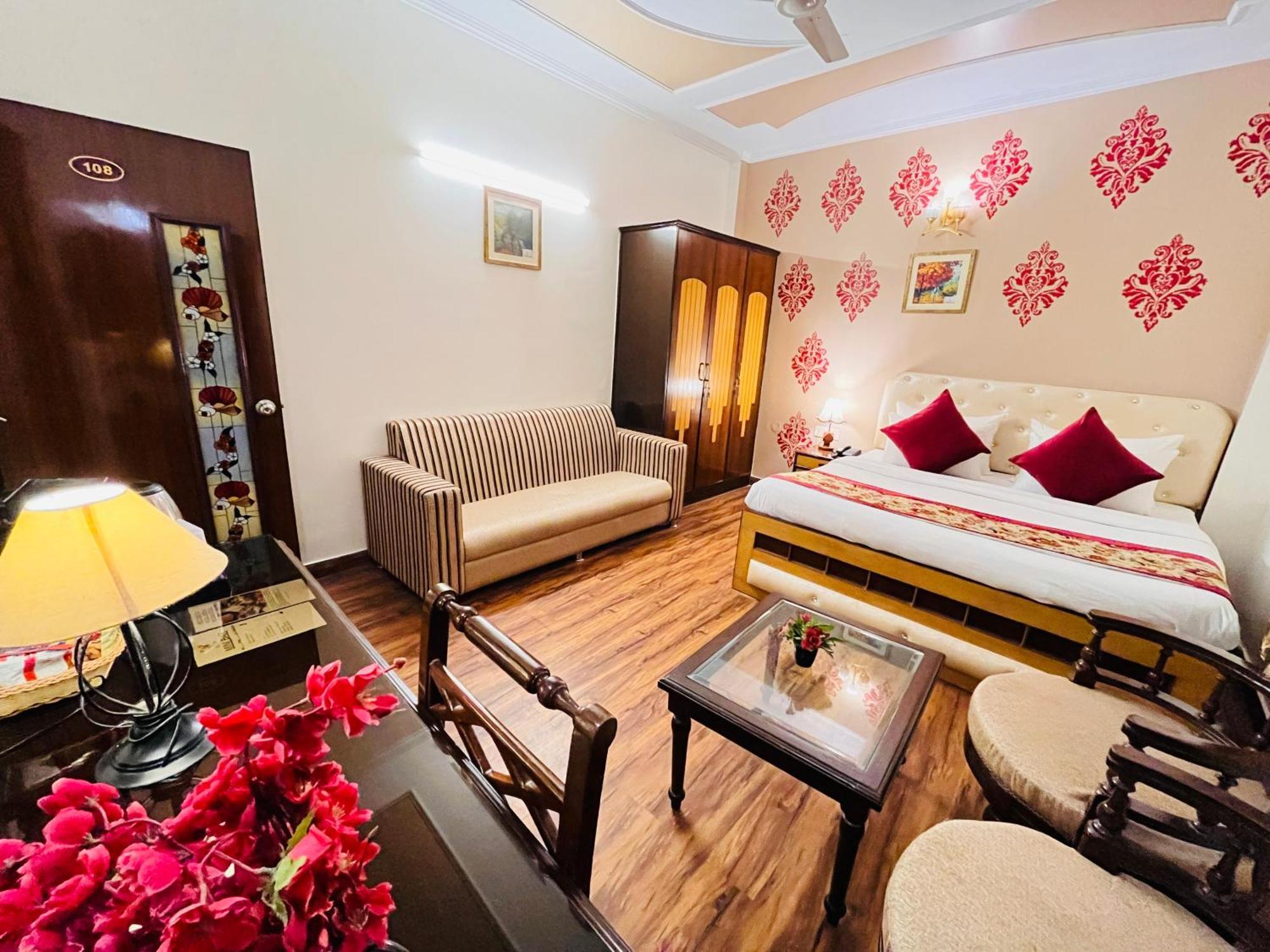 Hotel Paras - Karol Bagh Delhi Kültér fotó