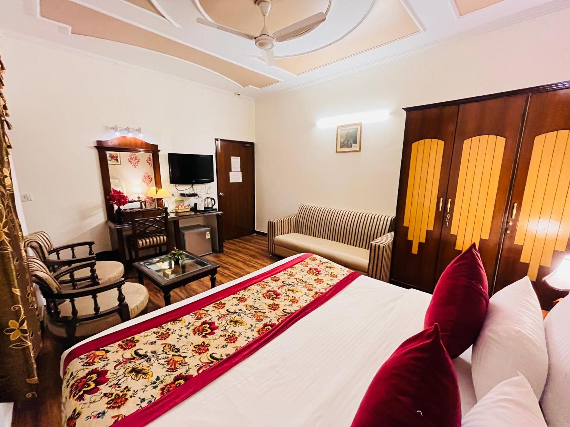 Hotel Paras - Karol Bagh Delhi Kültér fotó