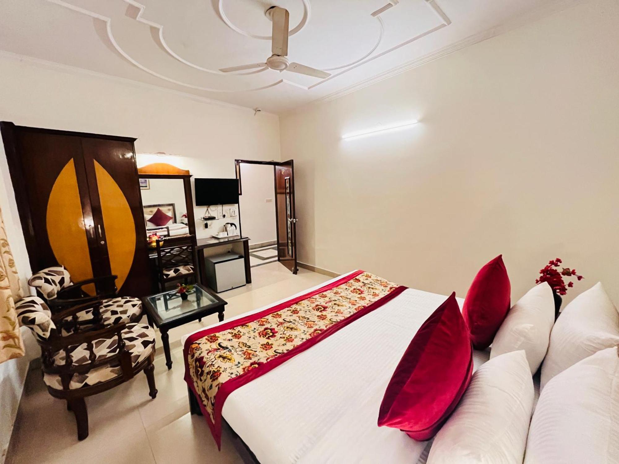 Hotel Paras - Karol Bagh Delhi Kültér fotó