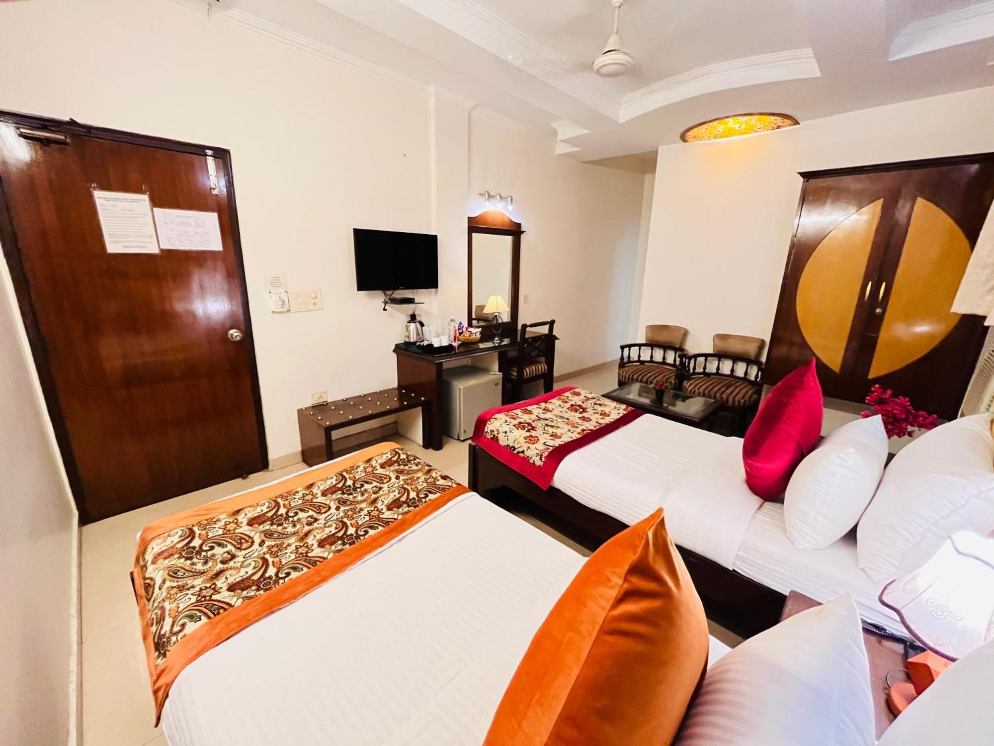 Hotel Paras - Karol Bagh Delhi Kültér fotó