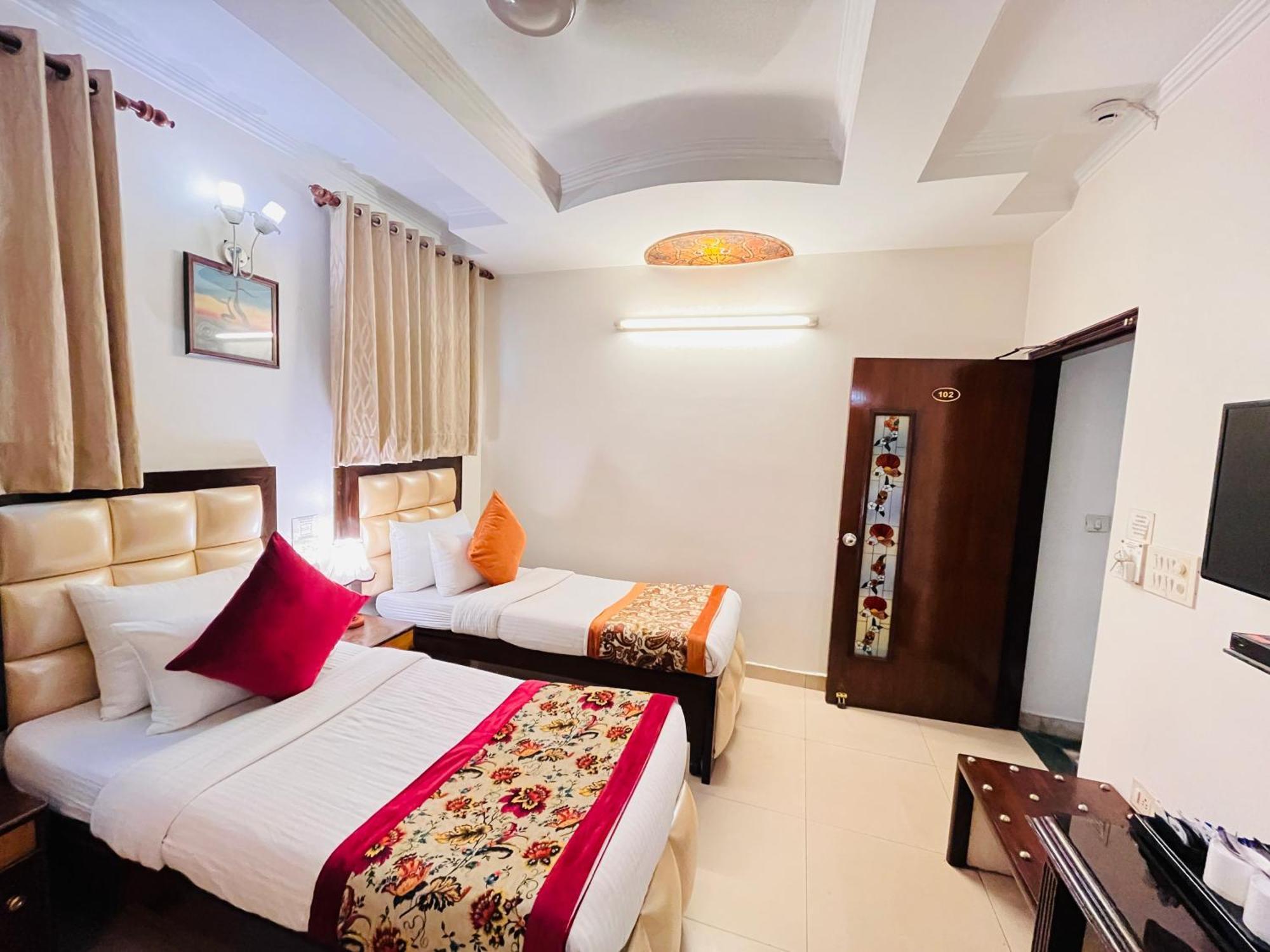 Hotel Paras - Karol Bagh Delhi Kültér fotó