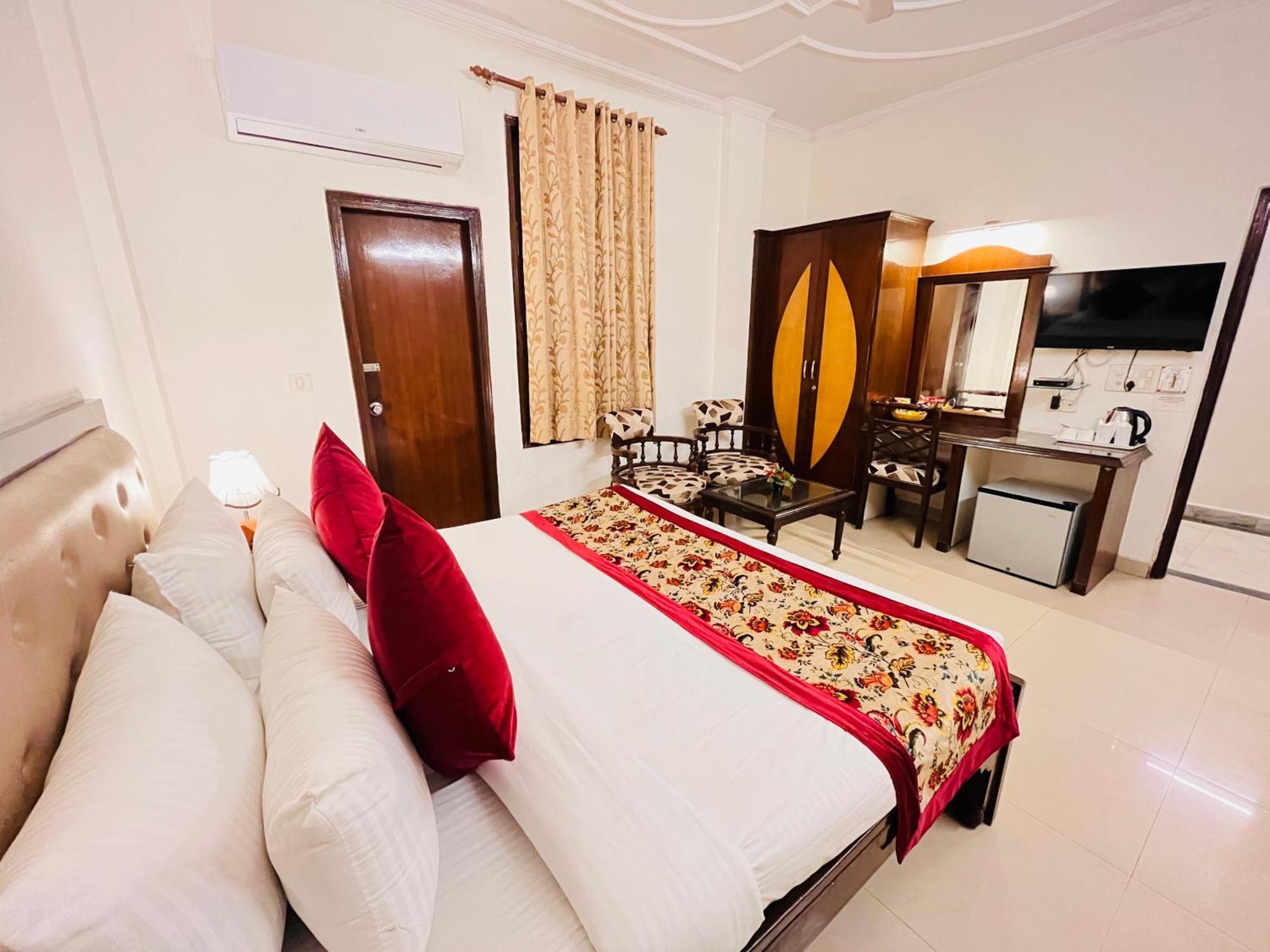 Hotel Paras - Karol Bagh Delhi Kültér fotó