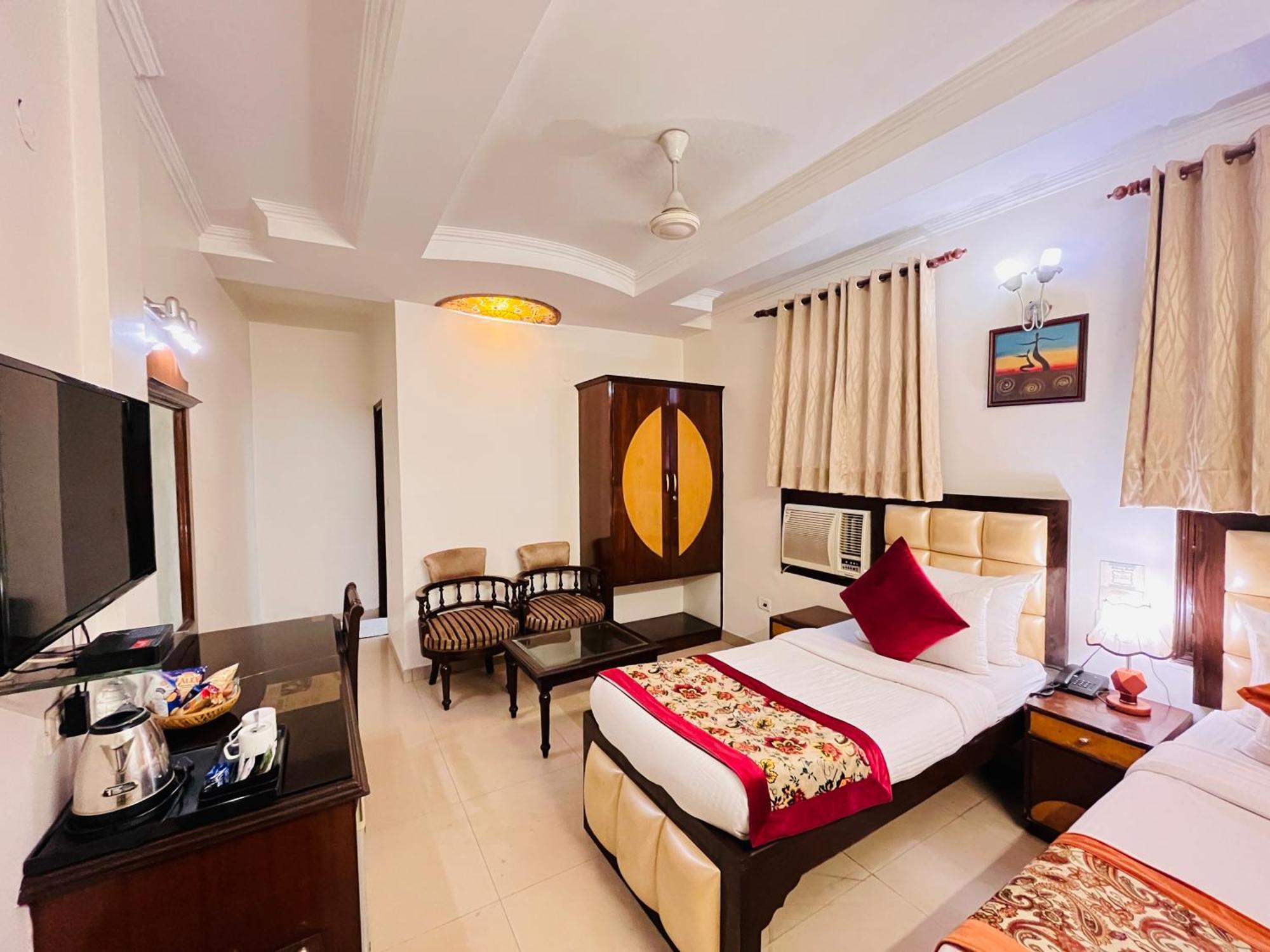 Hotel Paras - Karol Bagh Delhi Kültér fotó