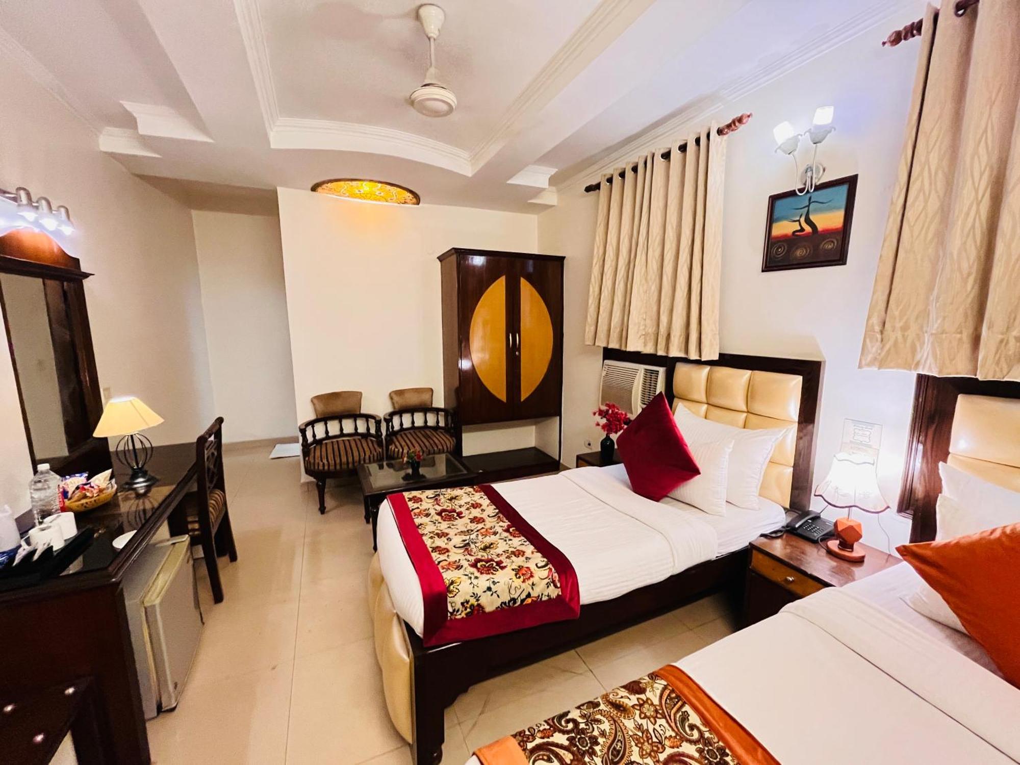 Hotel Paras - Karol Bagh Delhi Kültér fotó
