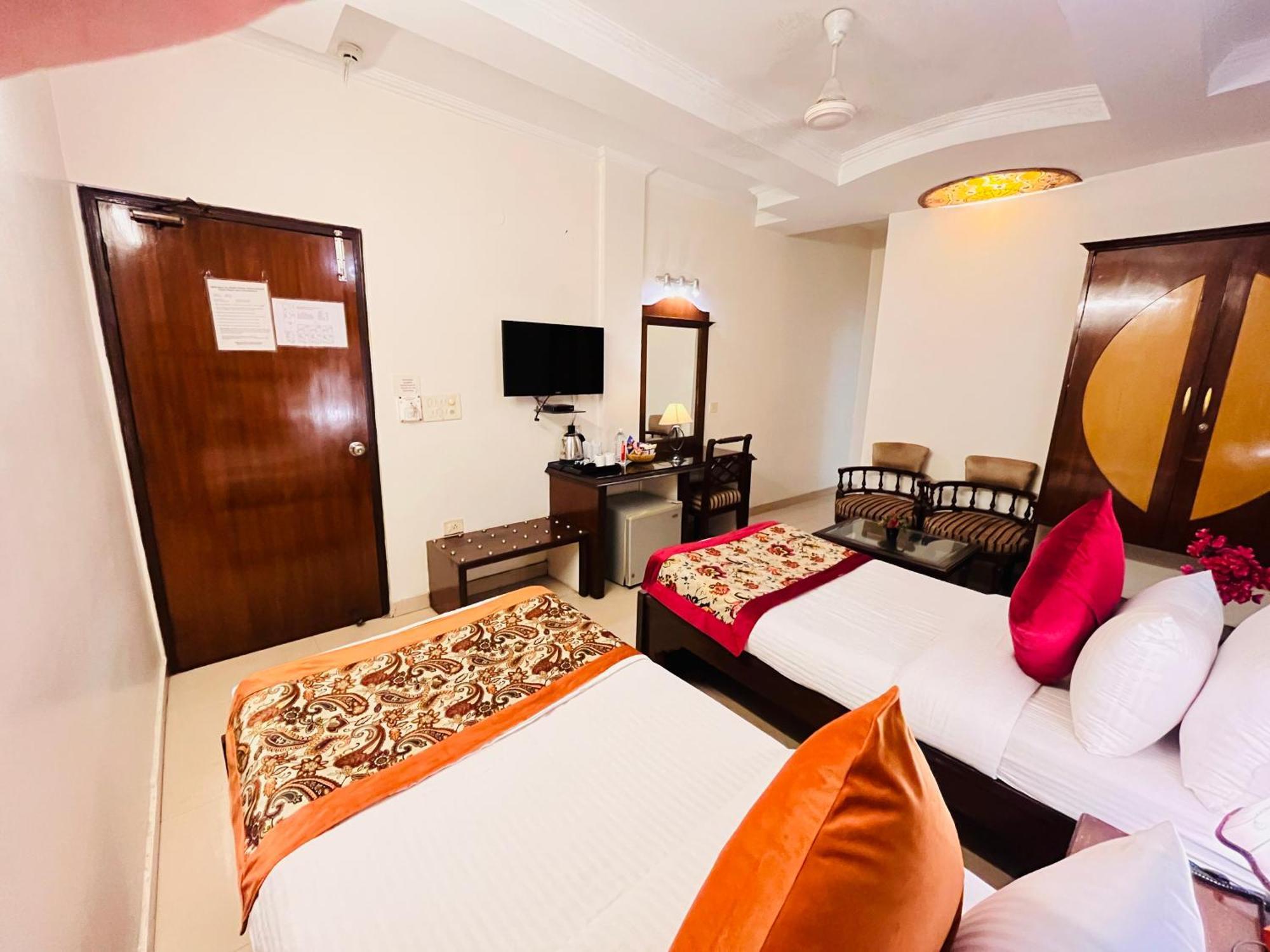 Hotel Paras - Karol Bagh Delhi Kültér fotó