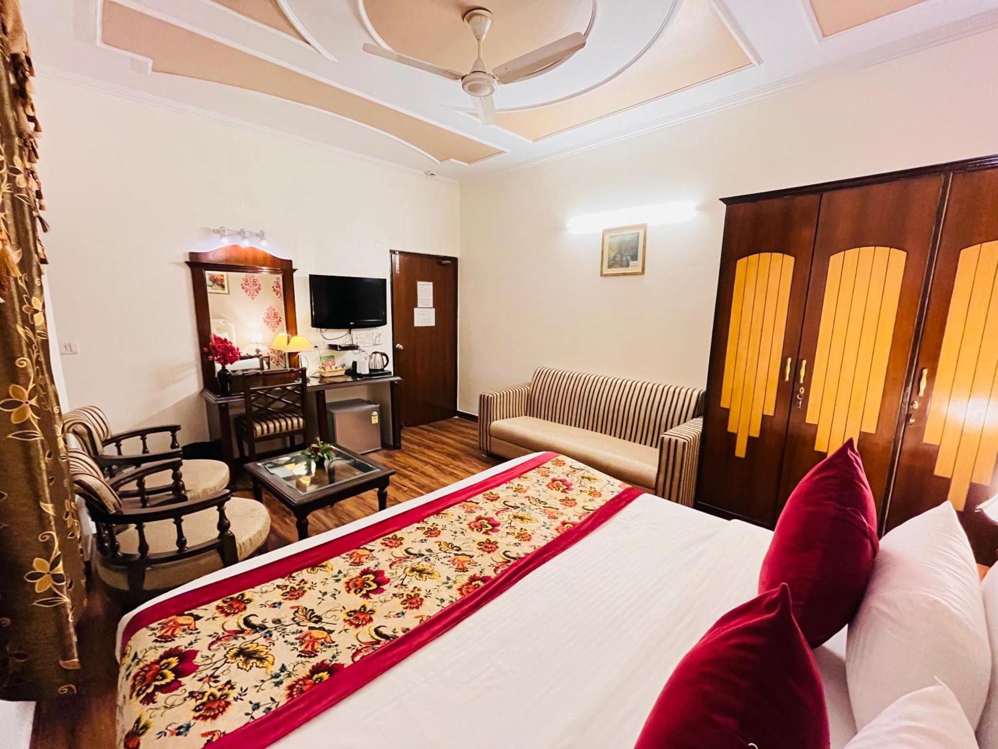 Hotel Paras - Karol Bagh Delhi Kültér fotó
